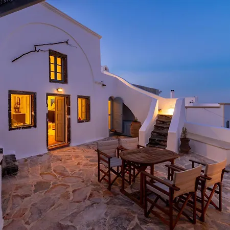 Blue Vine Mountain Sea View Private Yard Kamári