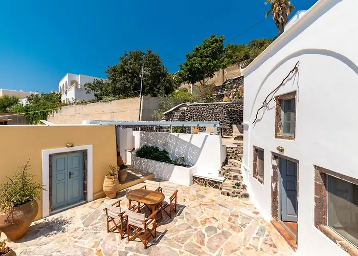 Blue Vine Pool Breakfast * Kamári