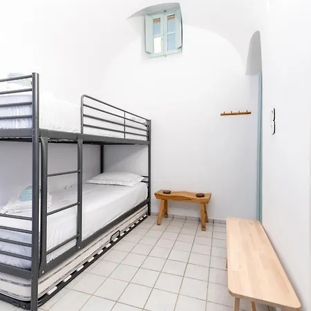 Semesterbostad Blue Vine Pool Breakfast Kamári