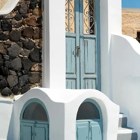 Blue Vine Pool Breakfast * Kamári