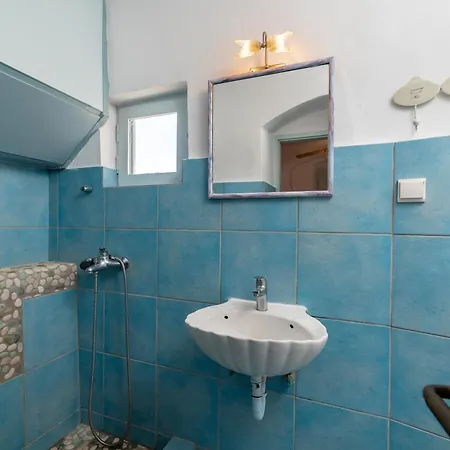 Blue Vine Mountain Sea View Private Yard בית נופש Kamári