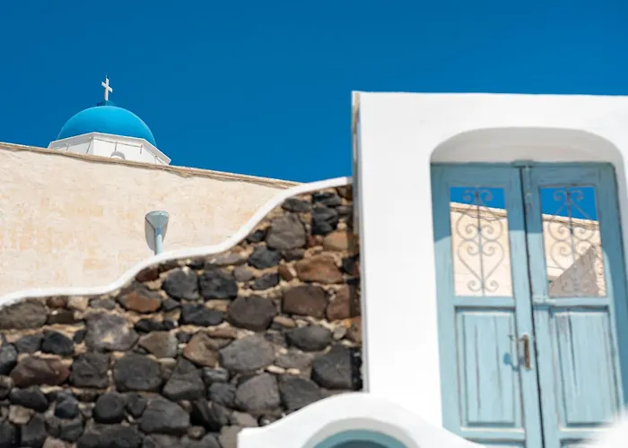 Blue Vine Pool Breakfast Tatil Evi Kamári