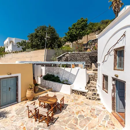 Blue Vine Pool Breakfast * Kamári