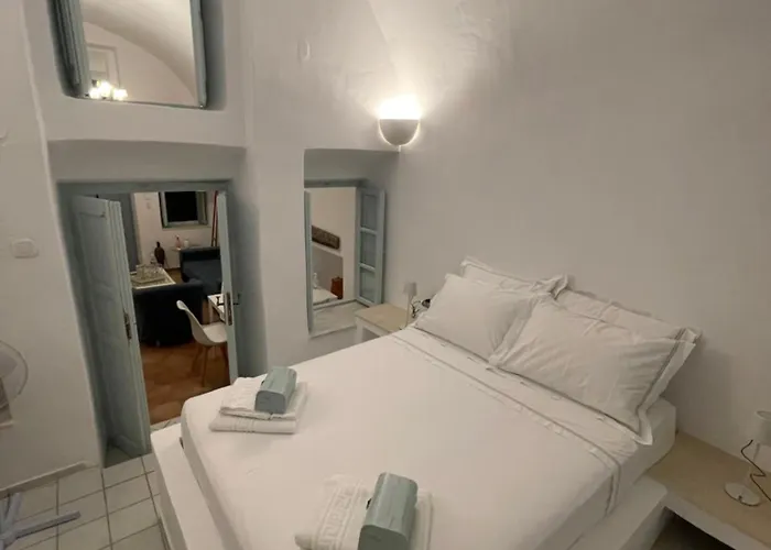 Blue Vine Pool Breakfast *