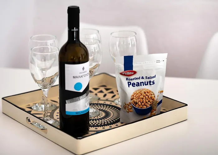 Blue Vine Pool Breakfast * Kamári