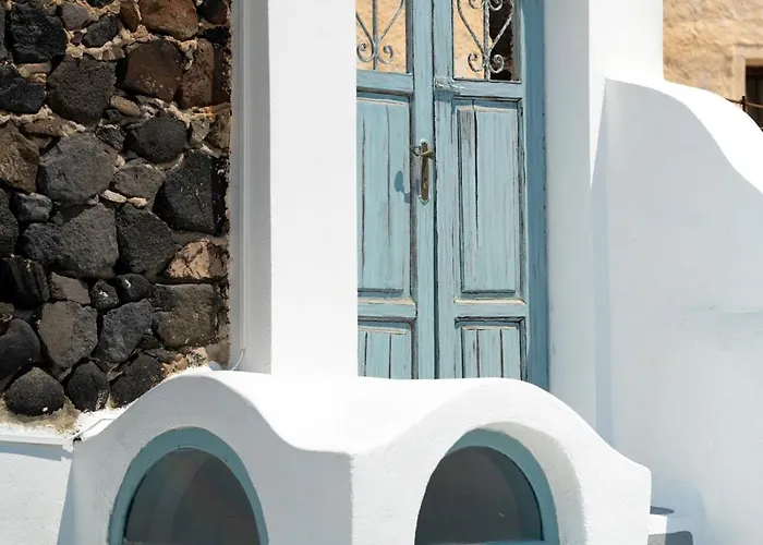 Blue Vine Pool Breakfast * Kamári