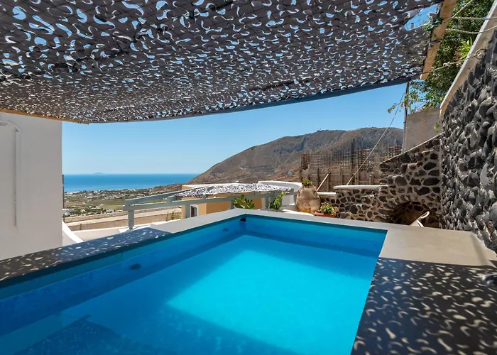 Blue Vine Pool Breakfast